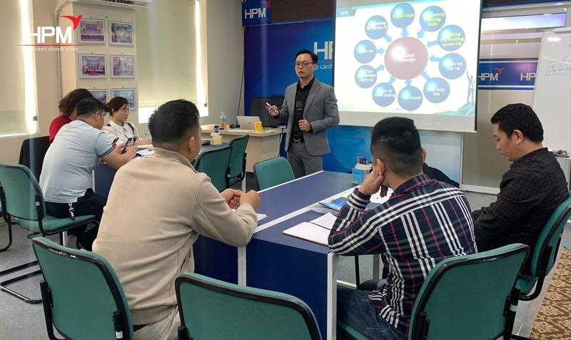 Lớp học đào tạo chuyển đổi số dành cho lãnh đạo tại HPM – CEO 33 khai giảng 