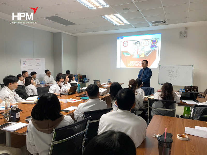 Chuyên gia chia sẻ phương pháp đào tạo kỹ năng quản lý thời gian hiệu quả tại Nam Định
