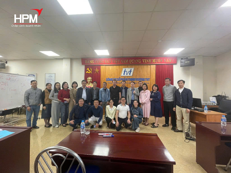 Ảnh tổng kết lớp đào tạo nhận thức chuyển đổi số trong doanh nghiệp sản xuất