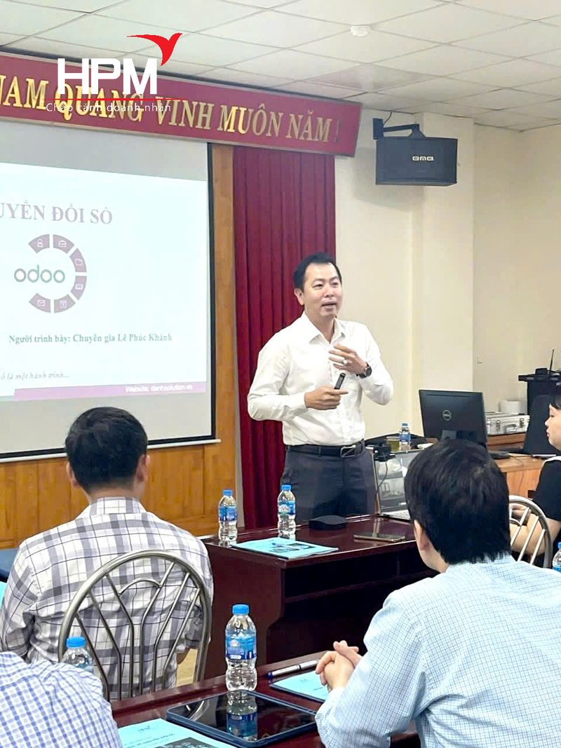 Buổi đào tạo nhận thức về chuyển đổi số cho cán bộ phòng kỹ thuật 