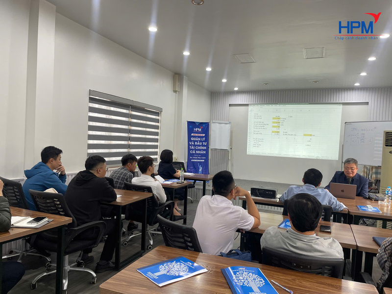 Hoạt động phân tích kế hoạch tài chính trong khóa học quản trị tài chính cá nhân