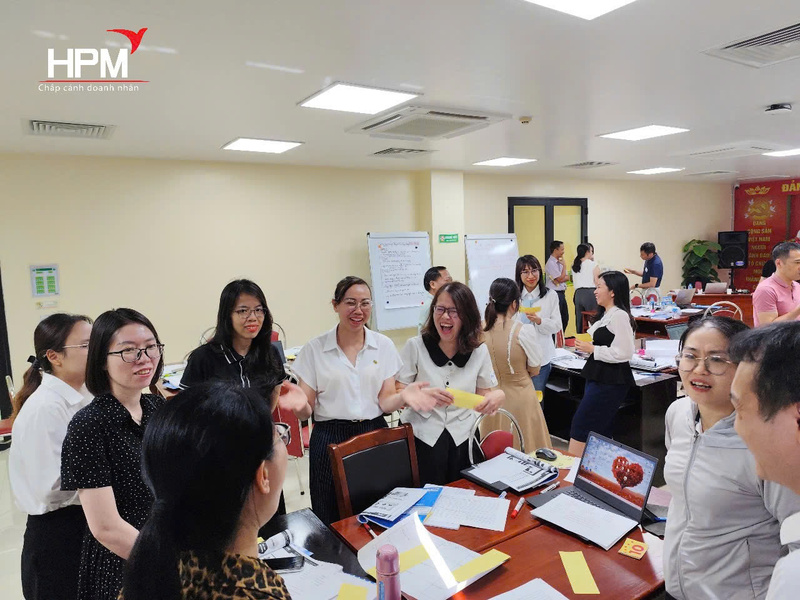 Không khí lớp đào tạo kỹ năng phỏng vấn tuyển dụng tại nhà máy Nhựa Tiền Phong 