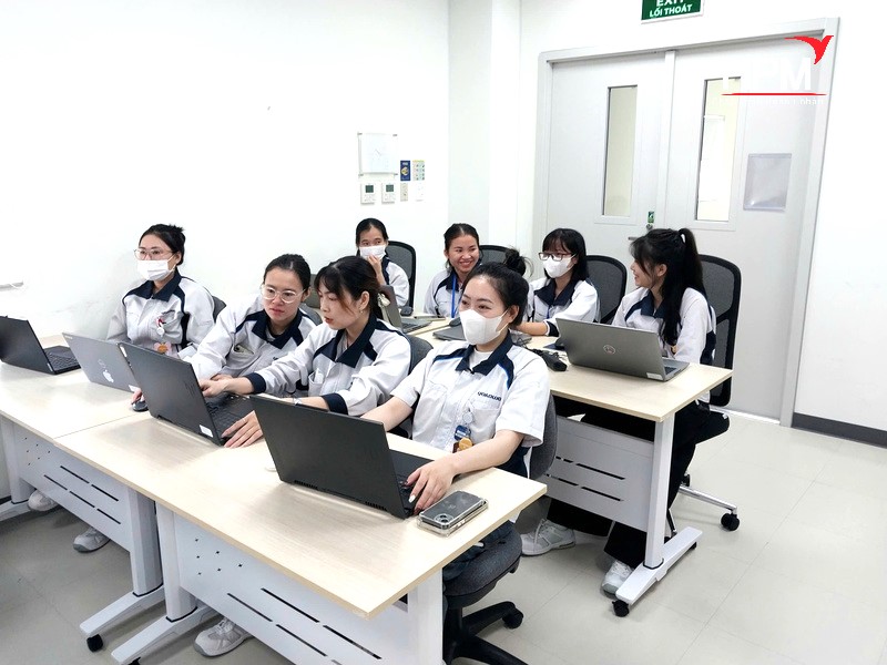Học thiết kế PowerPoint chuyên nghiệp giúp thuyết trình tự tin hơn