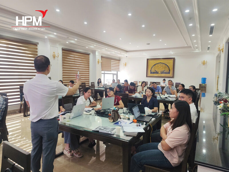 TS. Vũ Hồng Phong - Đào tạo xây dựng chính sách lương tại Hải Phòng