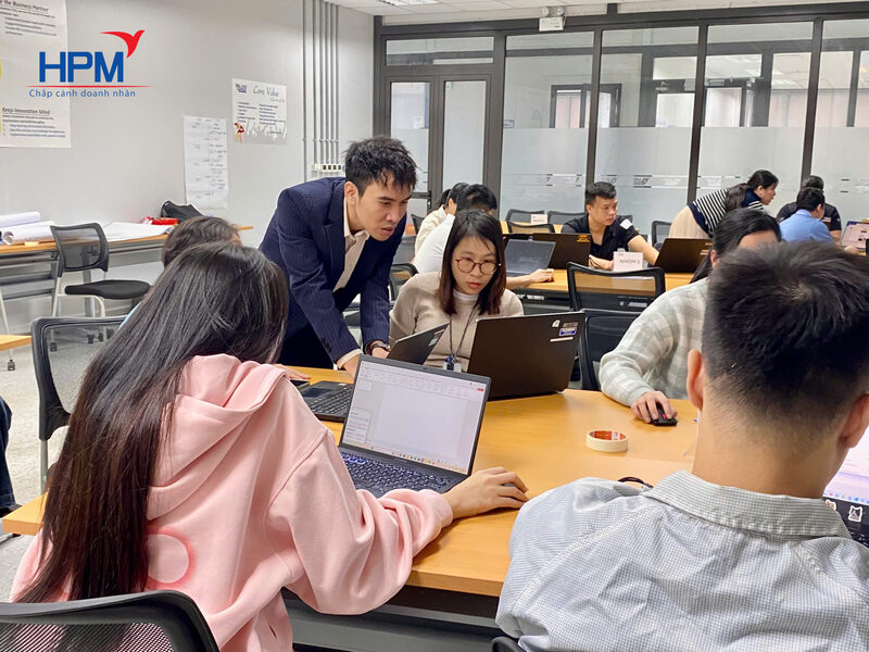 Phát triển tư duy trực quan với kỹ năng báo cáo bằng PowerPoint