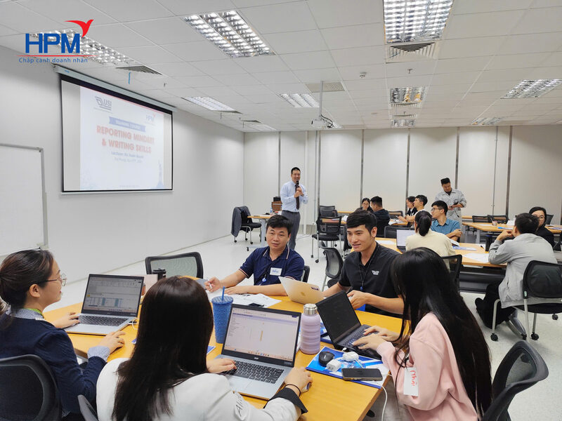 Học kỹ năng viết báo cáo rõ ràng và mạch lạc