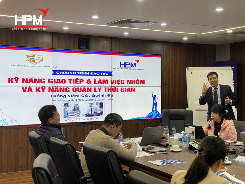 Kỹ năng giao tiếp hiệu quả trong quản lý nhân sự hiện đại