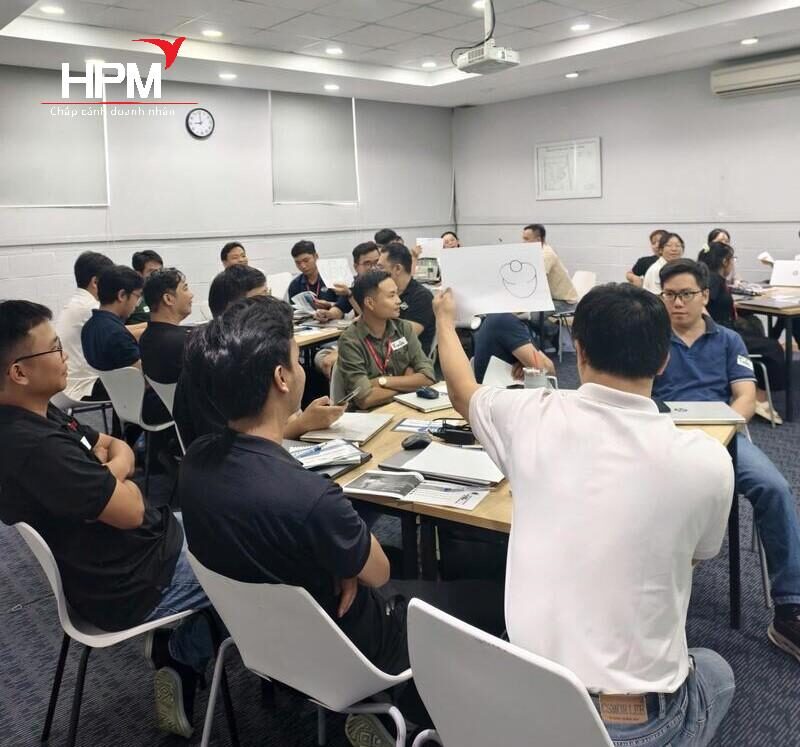 Đội ngũ quản lý tham gia Train The Trainer cho doanh nghiệp sản xuất