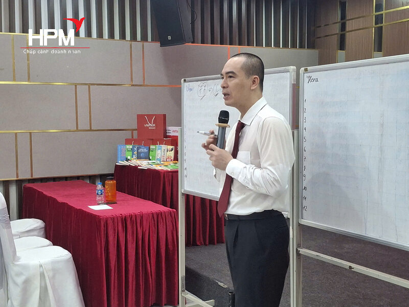 ThS. Ngô Hoàng Minh - Đào tạo cho nhân sự Viettel ThS. Ngô Hoàng Minh - Đào tạo cho nhân sự Viettel