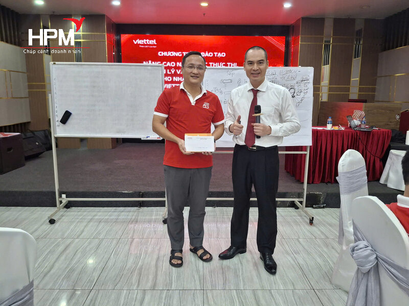 ThS. Ngô Hoàng Minh - Đào tạo cho nhân sự Viettel ThS. Ngô Hoàng Minh - Đào tạo cho nhân sự Viettel