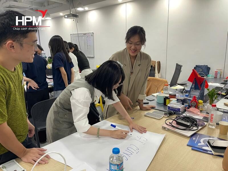 HPM khai giảng khóa kỹ năng tư vấn và bán hàng nha khoa chuyên nghiệp tại Nha khoa Smart HPM khai giảng khóa kỹ năng tư vấn và bán hàng nha khoa chuyên nghiệp tại Nha khoa Smart
