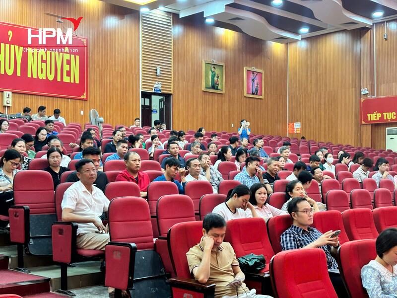 Giải quyết điểm nghẽn của doanh nghiệp thông qua khóa đào tạo ứng dụng AI trong chuyển đổi số doanh nghiệp Giải quyết điểm nghẽn của doanh nghiệp thông qua khóa đào tạo ứng dụng AI trong chuyển đổi số doanh nghiệp